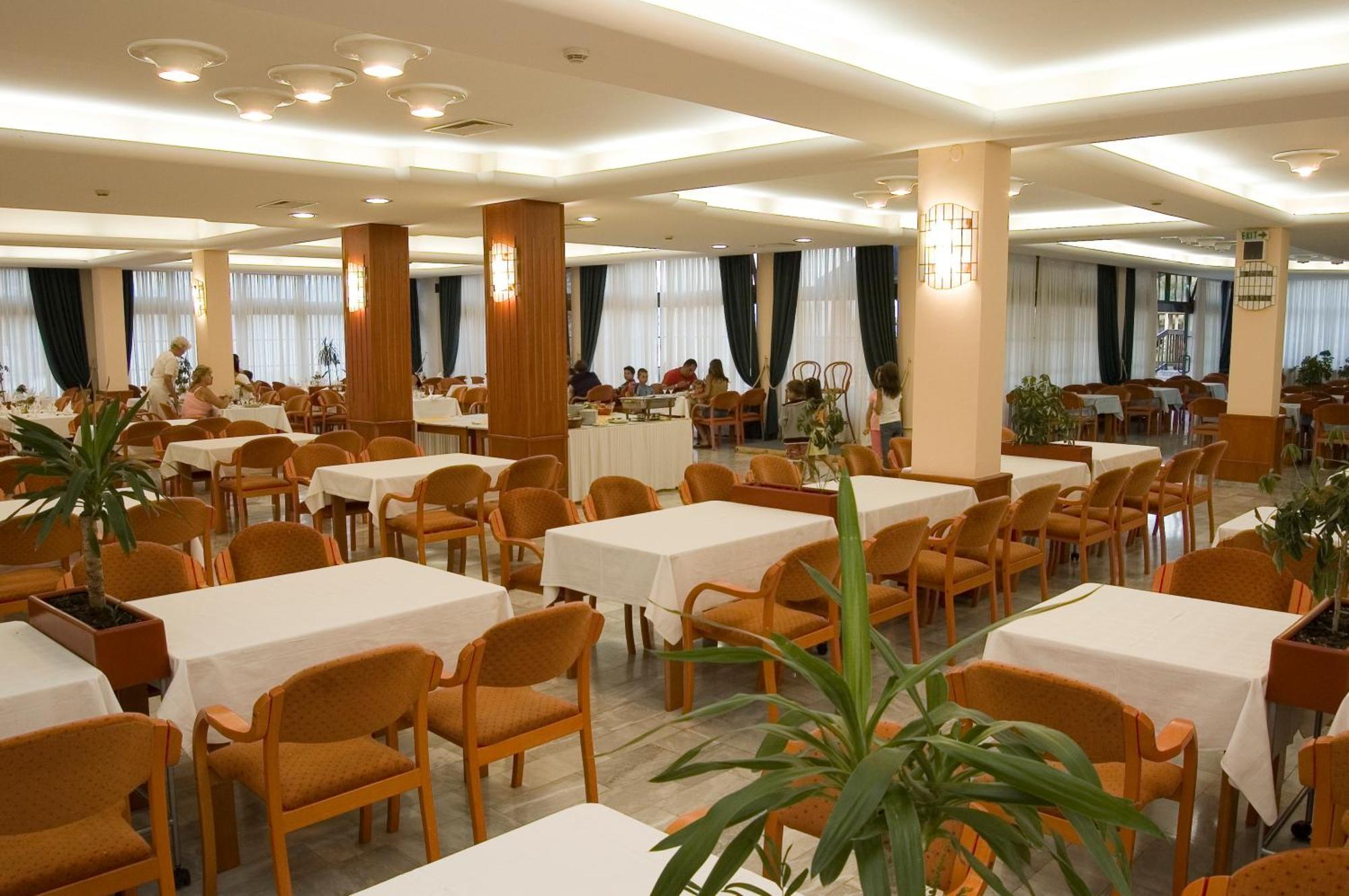 Hotel Makpetrol Struga Restaurace fotografie